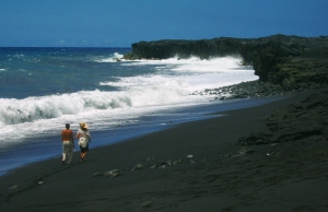 Kaimu Beach near Kalapana, Puna Hawaii: Photo by Donnie MacGowan