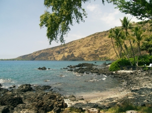 Kealakekua Bay and Captain Cook Monument from Napo'opo'o: Photo by Donnie MacGowan