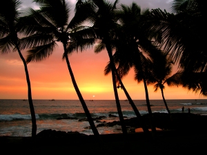 Sunset from Lava Java in Kailua Kona: Photo by Donnie MacGowan