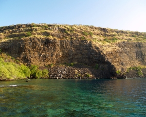 Kealakekua Bay at Cook Monument: Photo by Donnie MacGowan
