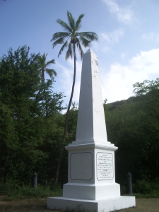 The Captain Cook Monument, Kealakekua Bay on the Kona Coast of Hawaii: Photo by Donnie MacGowan